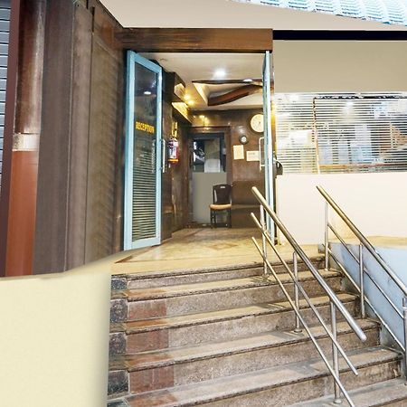Super Hotel O Padmavathi Puram Near Railway Station Tirupati Bagian luar foto